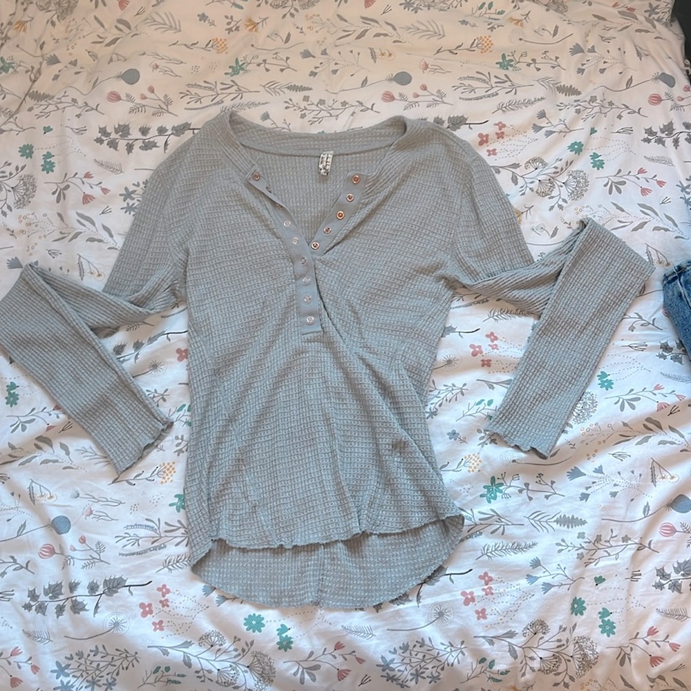 Light Gray, Medium, Long Sleeve, Quarter Buttons